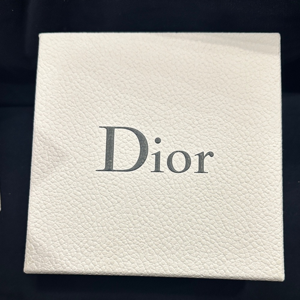 Dior Elegant White shopping Bag and Box Set - Picture 3 of 7